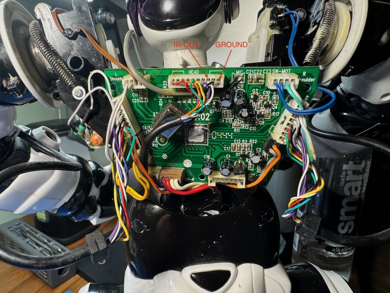 A better front view of the robots PCB showing where the IR out is on the wire harness